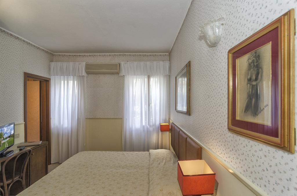 Hotel Verdemare Marina di Pietrasanta Værelse billede